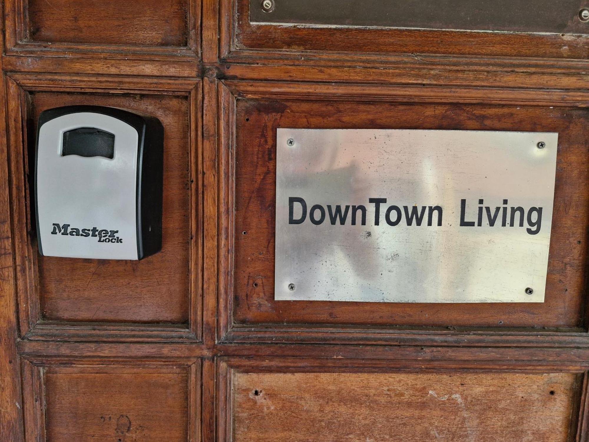 Downtown Living By 'Flats Nicosia' Apartment Exterior photo