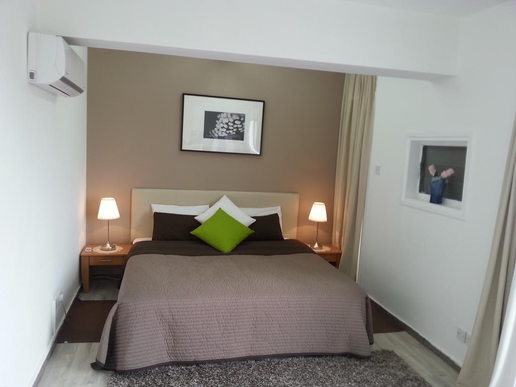 Downtown Living By 'Flats Nicosia' Apartment Room photo